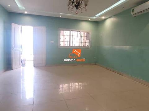 Très grande villa à louer à Nsimeyong