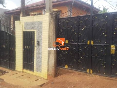 Maison à vendre à Odza petit marché