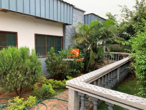 Villa à vendre au carrefour régie