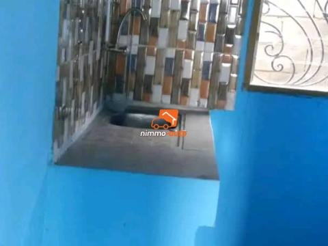 Vaste chambre moderne à louer à Odza Borne 10