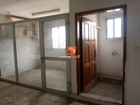 Plusieurs espaces pour bureau à louer à Bonadibong
