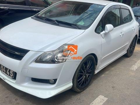 Toyota Blade 2008 à vendre à Douala