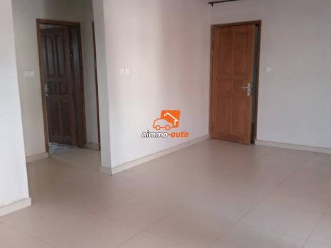 Appartement moderne nouvellement construit à louer à Ngousso