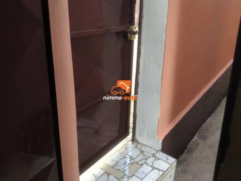 Chambre moderne nouvellement construite avec douche à l'extérieur à louer à Superette