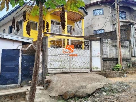 Un duplex à vendre à Makepe