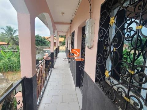 Des studios nouvellement construit situé à plaque L&B Odza