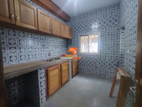 Des appartements modernes nouvellement construits à louer à Odza plaque L&B