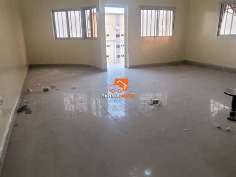 Appartement moderne à Biyem-assi montée maison blanche