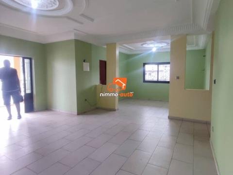 Appartement moderne nouvellement construit à louer à Odza borne10