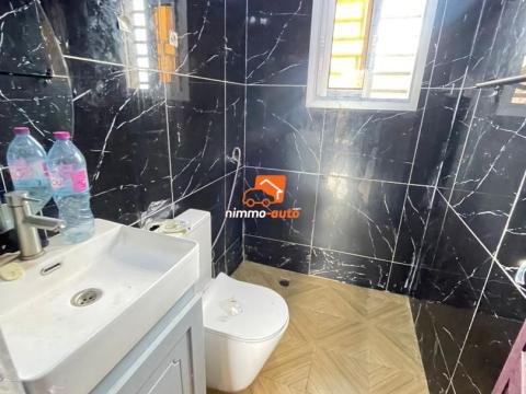 Très beau studio nouvellement construit à louer à Etoudi