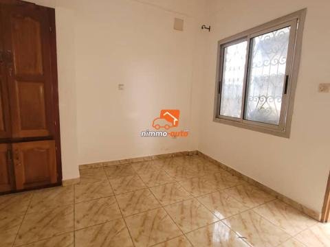 Magnifique chambre moderne nouvellement construite à louer à Jouvence