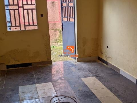 Chambres moderne 3pièces à louer au quartier Fouda