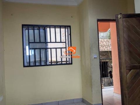 Chambre moderne bon standing à louer à Logbessou