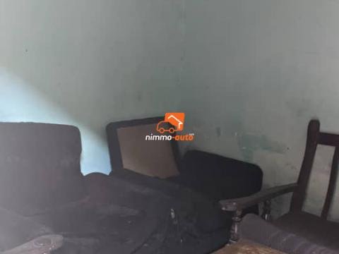 Studio simple situé à la cité verte