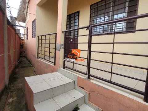 Appartement individuel à louer à Biyemassi maison blanche