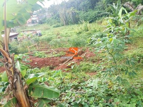 1000m² à SOA ANDON, 2km après la sous préfecture !