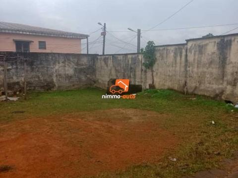 Terrain Plat Titré de 700m² à vendre à Efoulan