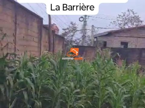 Terrain Commercial d'Angle de 400m² à vendre à TKC