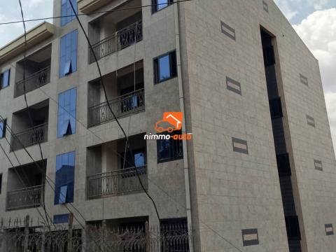 Magnifique Immeuble R+3 avec Sous-Sol à vendre à Ngousso