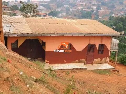 Maison Titré Abordable à vendre sur 280m² à Messassi