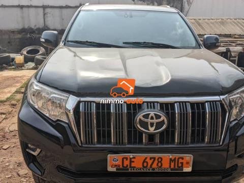 magnifique Toyota Prado de couleur noir a louer dans la ville de Yaoundé au prix incroyable