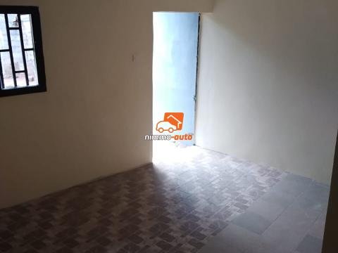 Très beau studio à louer à Ngousso