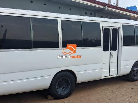 Coaster climatisé à votre disposition pour vos déplacements en tout sécurité dans la ville et hors ville à un prix imbattable