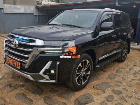 Magnifique Toyota Landcruiser en parfait état pour location avec chauffeur