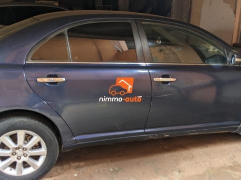 Toyota Avensis à louer avec chauffeur