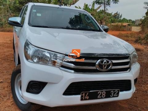 Pick‑up Toyota Hilux en excellent état à Louer