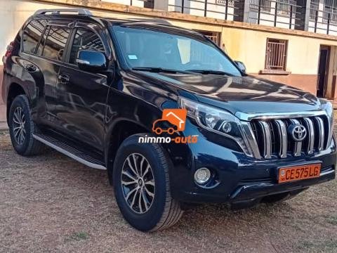 Prado de couleur noire a louer dans la ville de Yaoundé et en dehors à un prix imbattable