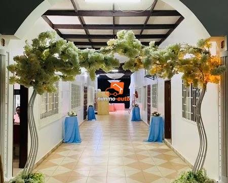 Magnifique salle de fêtes à louer avec grand parking à Efoulan