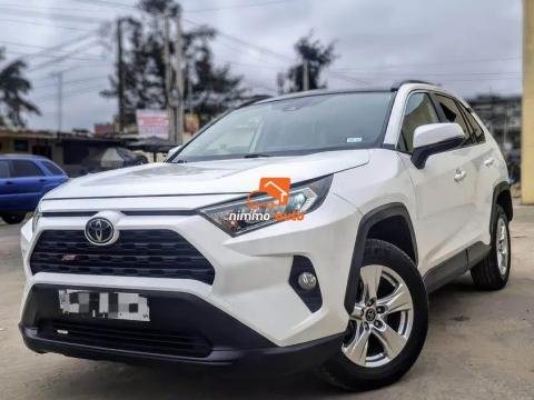 RAV 4 A LOUER A DOUALA