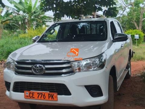 MAGNIFIQUE TOYOTA HILUX A LOUER DANS LA VILLE DE YAOUNDE ET EN DEHORS