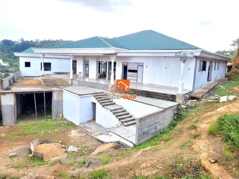 Magnifique Villa de 1000m² Type Americain à vendre au Parcours Vita