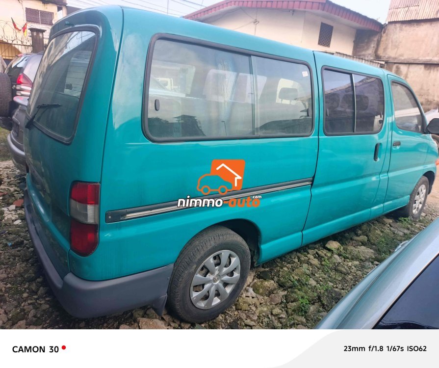 9,600,000FCFA-BUS-TOYOTA HIACE-EN 19PLACES VERSION 2000-OCCASION BELGIQUE-BON ETAT