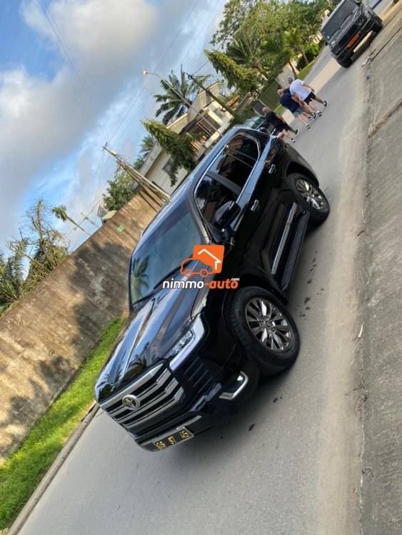 toyota land cruiser 2021  a louer