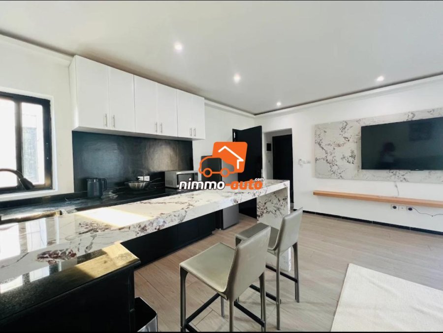 Vaste appartement meublé à louer au quartier Japoma