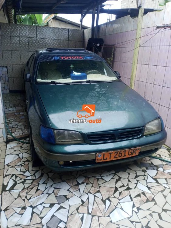 TOYOTA CARINA