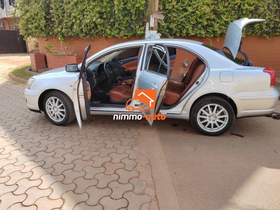 Avensis berline à vendre