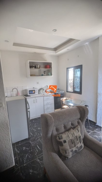 Vaste studio meublé à louer au quartier MAKEPE