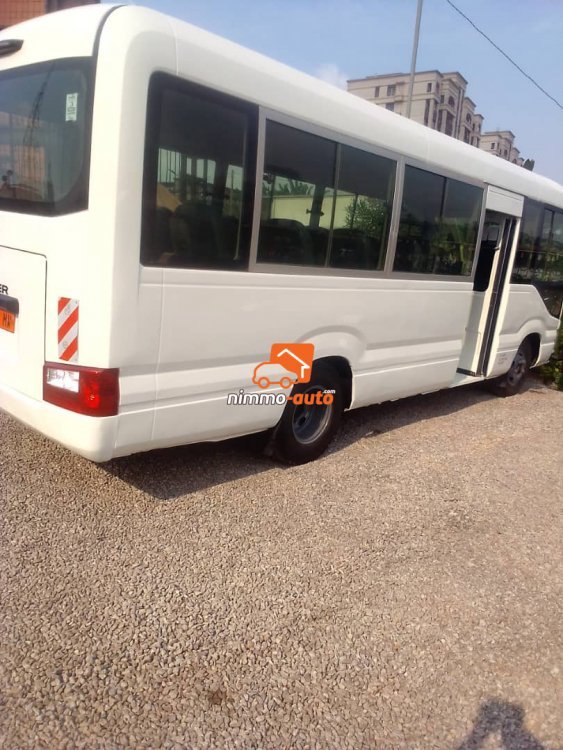 Magnifique coaster à louer pour tous vos déplacements de groupe