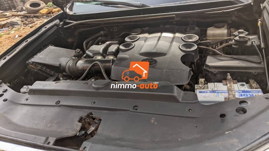 Magnifique Toyota prado à louer avec chauffeur dans la ville et en dehors de la ville de Yaoundé