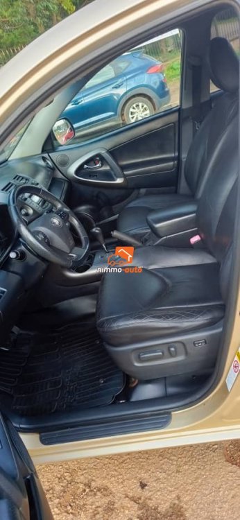 Toyota Rav 4 à louer avec ou sans chauffeur