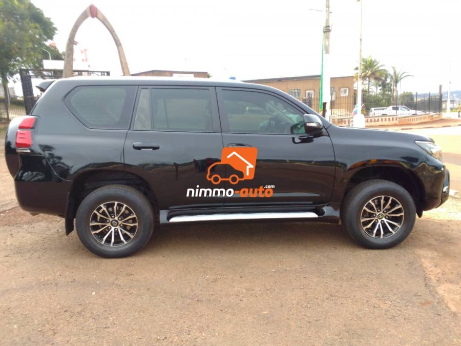 Toyota prado très confortable à louer avec chauffeur