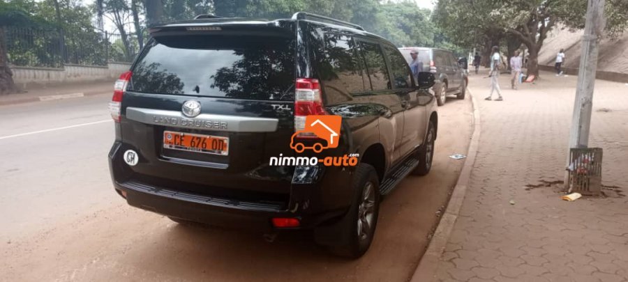 Toyota prado full options intérieur cuir blanc à louer