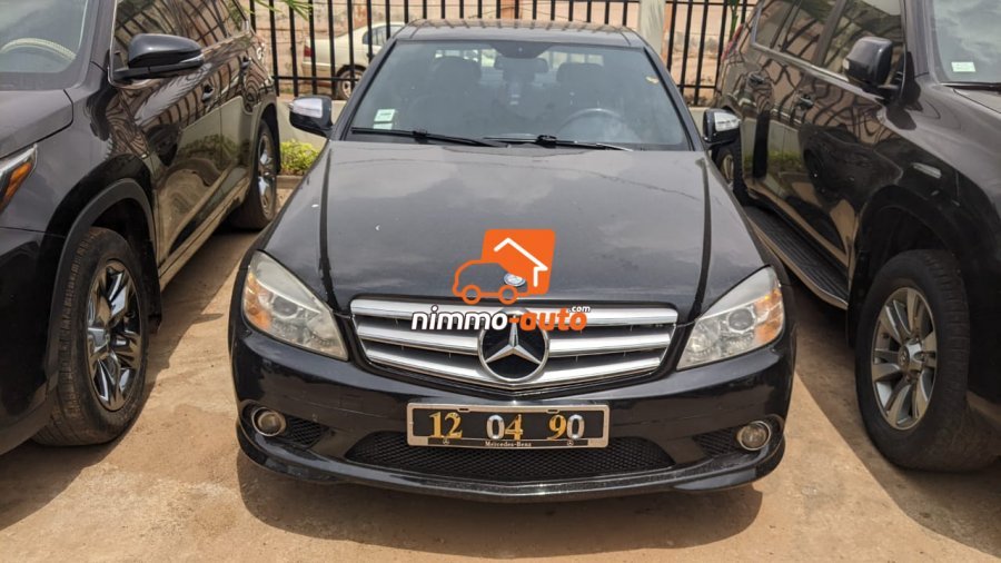Mercedes Classe C à louer à Yaoundé et hors ville