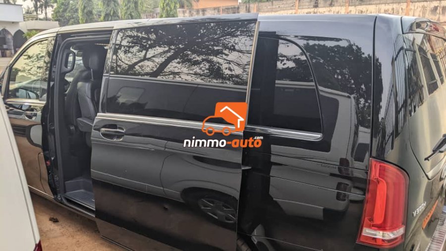 Luxueuse Mercedes Sprinter à louer pour tous vos déplacements en famille et en groupe