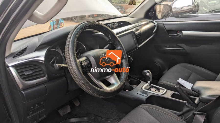 Magnifique Toyota hilux a louer à un prix incroyable