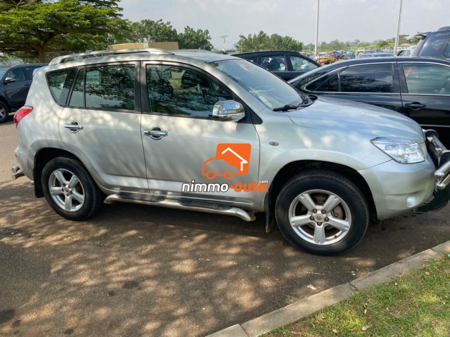 magnifique voiture de luxe pour vos déplacements dans la ville et hors ville au prix imbattable